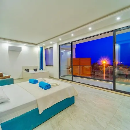 Luxury With Pool In Kalkan Villa