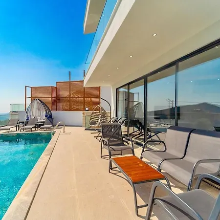 Luxury With Pool In Kalkan *