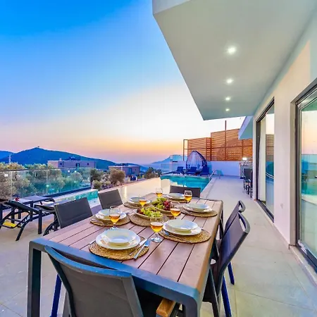 Luxury With Pool In Kalkan