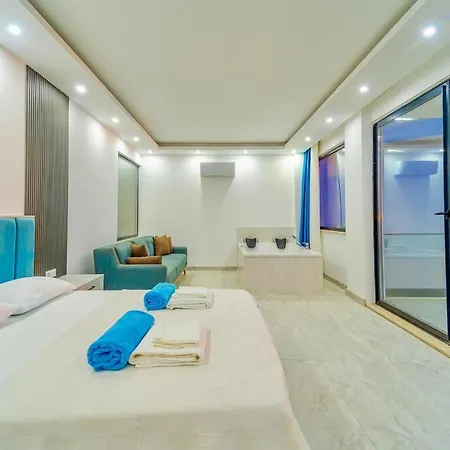 Luxury With Pool In Kalkan