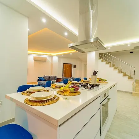 Luxury With Pool In Kalkan Willa