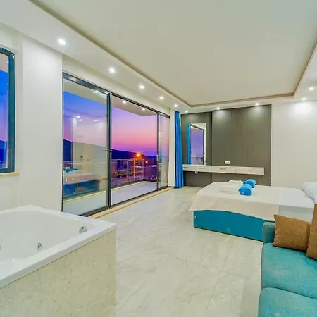 Luxury With Pool In Kalkan Willa